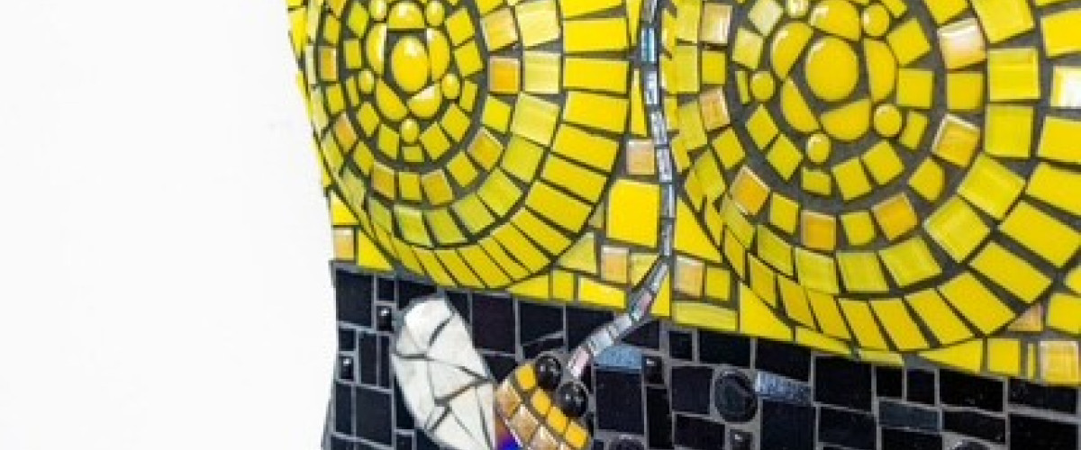 QUEEN BEE 2